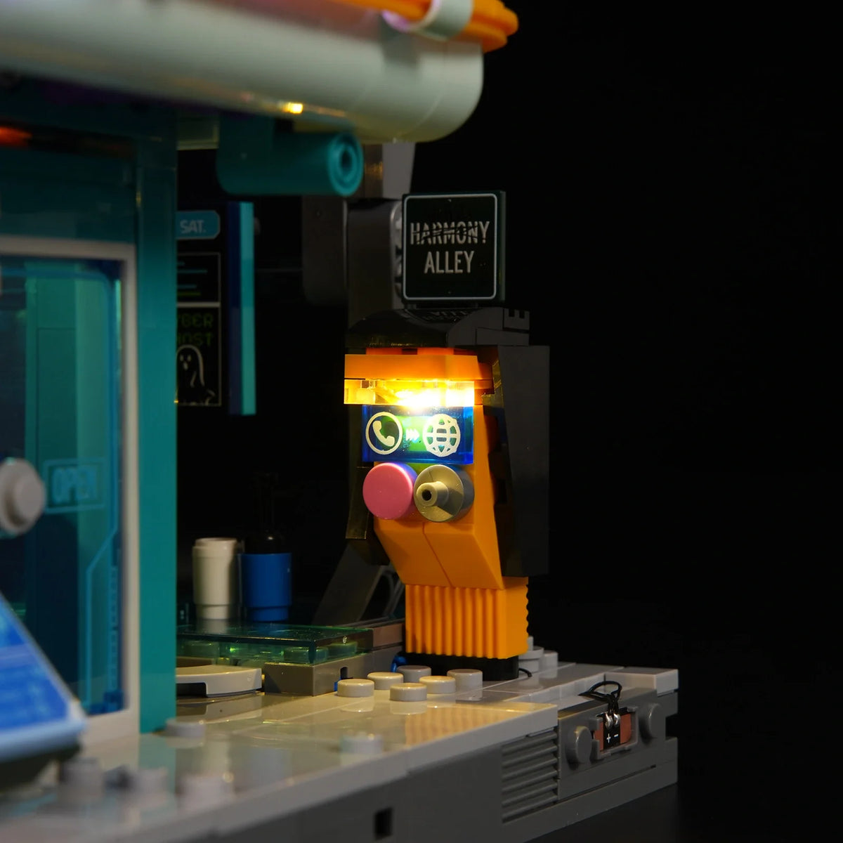 Lumibricks Detective's Office (2134 pcs) building set with built-in LED lights
